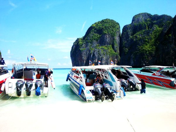 PHI PHI ISLAND BY SPEED BOAT